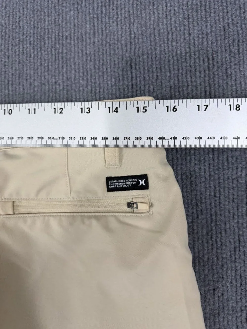 Hurley Mens Beige Walk Shorts 30